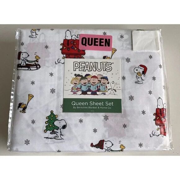Peanuts Snoopy Charlie Brown Holiday Christmas Queen Size Soft Sheet Set NEW - Picture 1 of 15